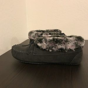 Minnetonka Slippers
